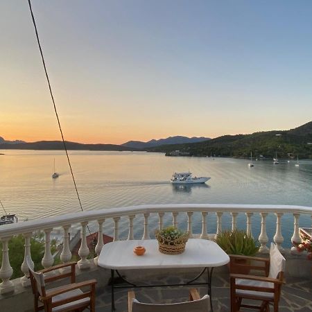 Kasteli Suite Poros Town エクステリア 写真