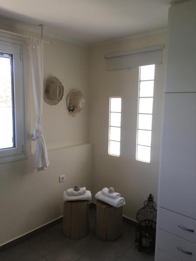 Kasteli Suite Poros Town エクステリア 写真