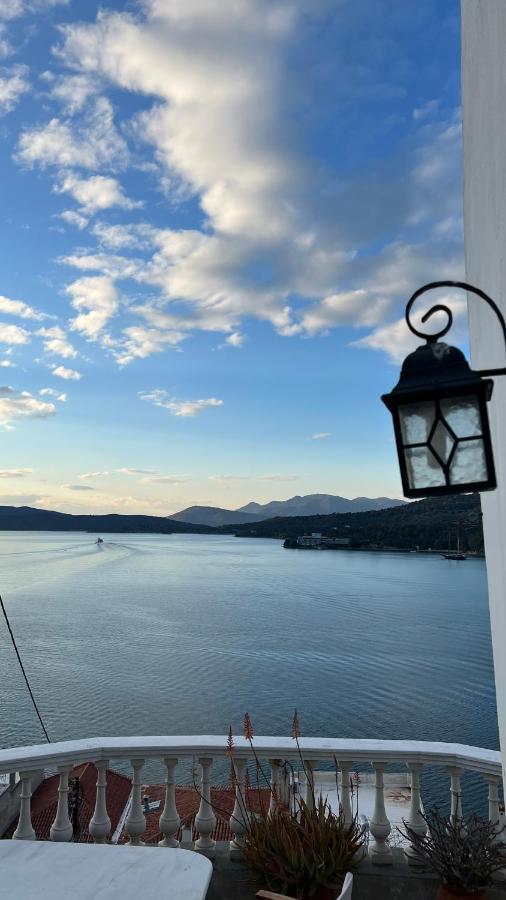 Kasteli Suite Poros Town エクステリア 写真