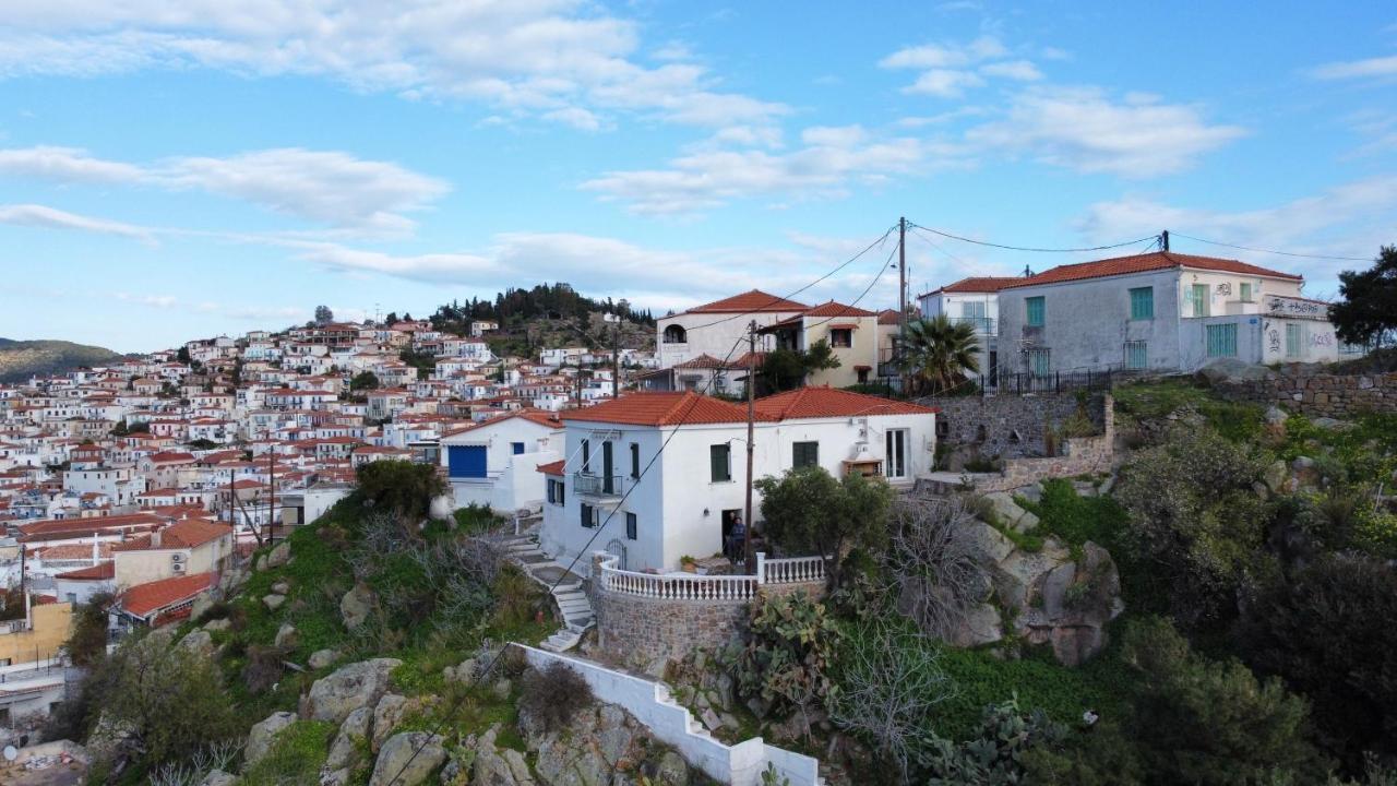 Kasteli Suite Poros Town エクステリア 写真